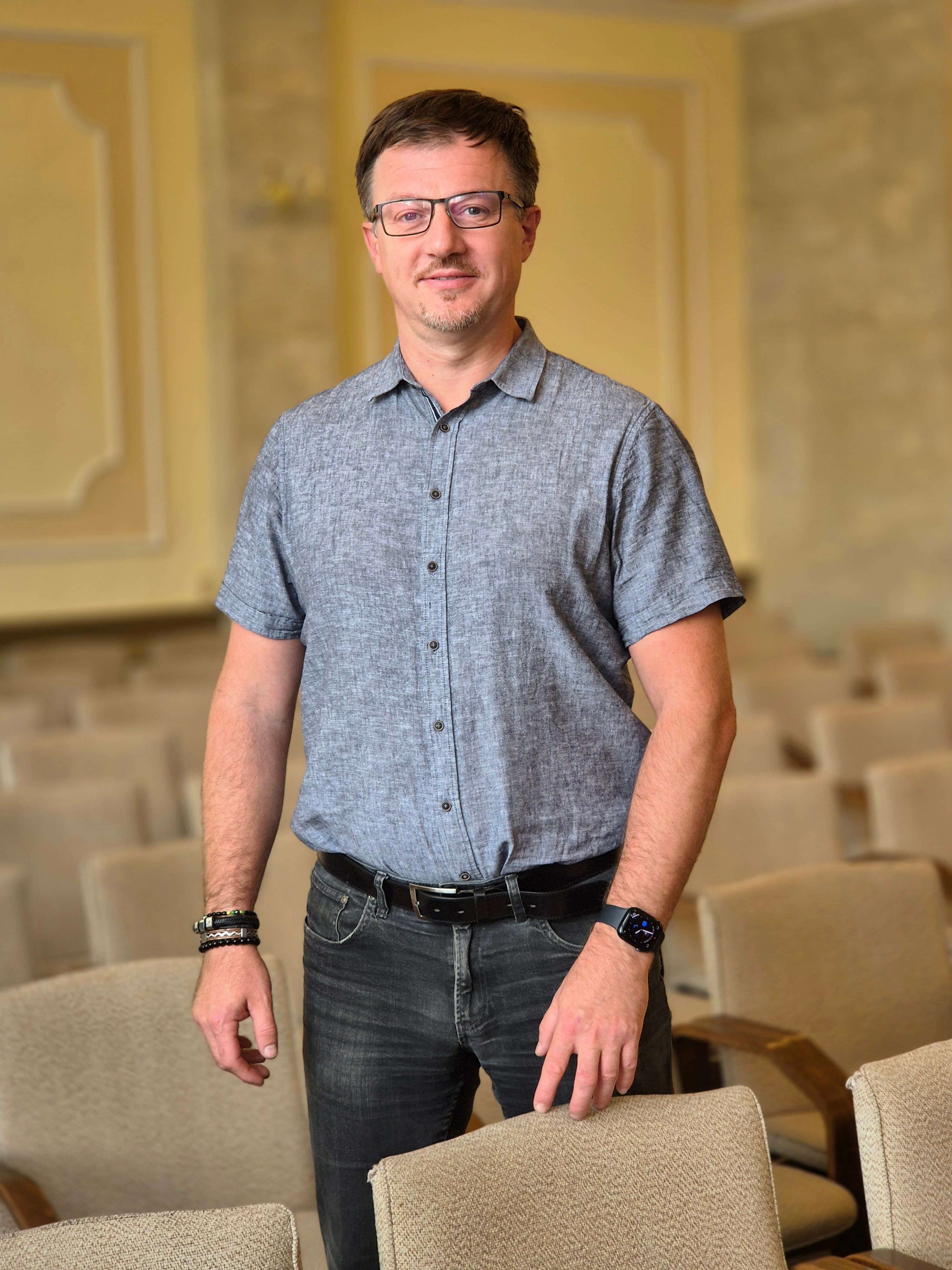 Portrét — Ing. Pavel Vinklárek